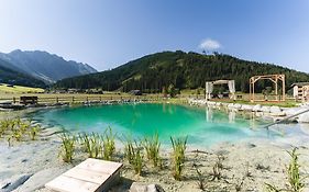 Traumhotel Alpina - 4 Sterne Superior Luxushotel, hoteleigenen Badesee, Adults Only